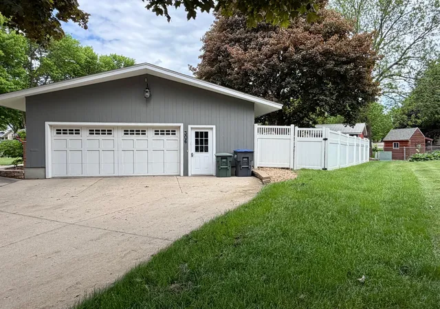 Homes for sale in Luverne, MN | 306 S Fairview Dr, Luverne, MN 56156 | MLS# 7081898