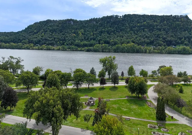 Photo 2 of Single family home for sale at 661 Market St, Winona, MN 55987 | MLS# 7081945 | Listing updated on 2026-09-21