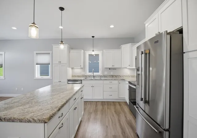Photo 3 of Single family home for sale at 1562 Eagle Ridge St NE, Owatonna, MN 55060 | MLS# 7081952 | Listing updated on 2026-09-15
