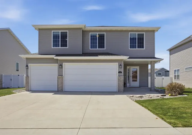 Homes for sale in West Fargo, ND | 3122 5th St E, West Fargo, ND 58078 | MLS# 7081957