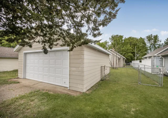 Photo 3 of Sale Pending at 524 2nd Street SE, Saint Cloud, MN 56304 | MLS# 7081991 | Listing updated on 2026-10-08