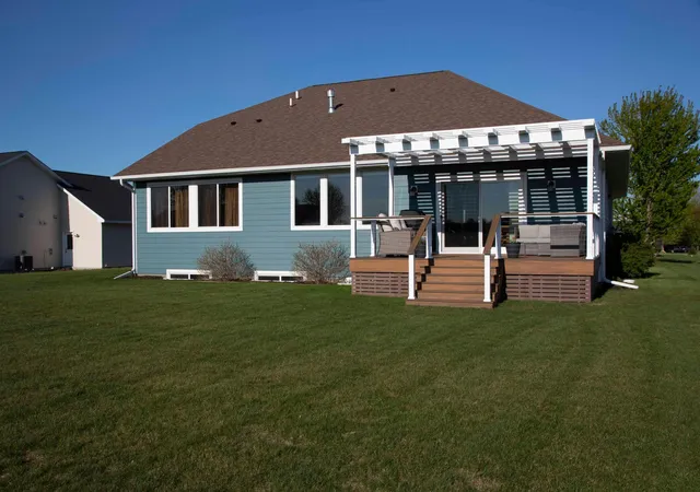 4th image of 731 St James Cir, Litchfield, MN 55355 | MLS# 7082000