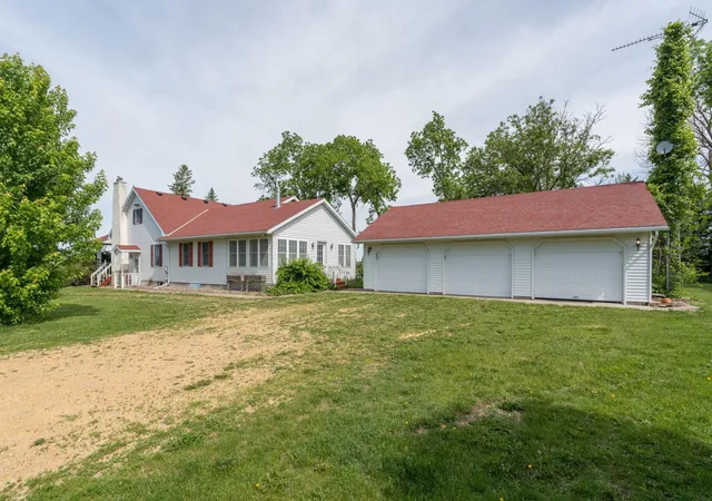 2nd image of 17069 Old Hwy 66, Good Thunder, MN 56037 | MLS# 7082030