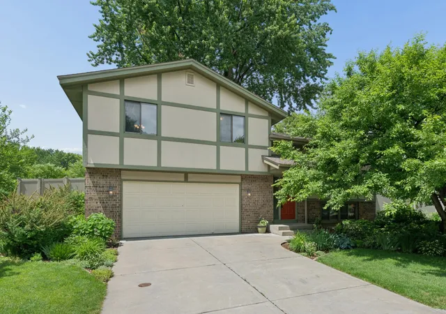 40th image of 503 Laredo Ln, Chanhassen, MN 55317 | MLS# 7082082