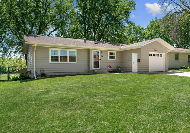 Homes for sale in Owatonna, MN | 437 13th St Ne, Owatonna, MN 55060 | MLS# 7082090