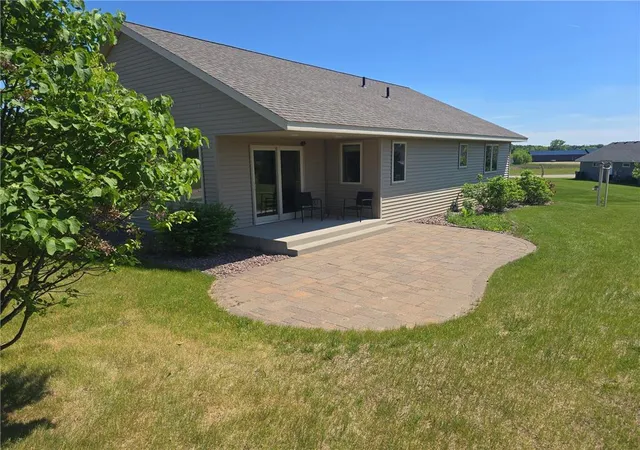 Homes for sale in New London, MN | 698 Westland Ln, New London, MN 56273 | MLS# 7082097
