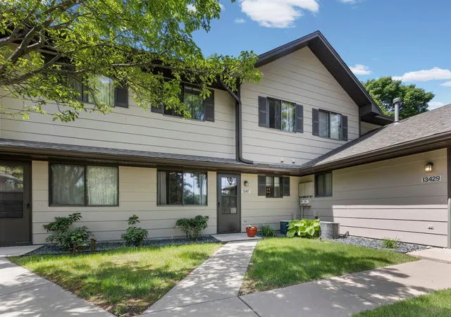 Homes for sale in Eden Prairie, MN | 13417 Zenith Ln, Eden Prairie, MN 55346 | MLS# 7082102