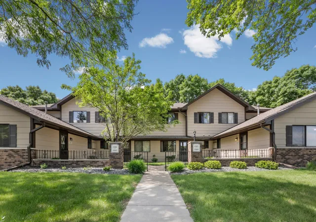 Homes for sale in Eden Prairie, MN | 13417 Zenith Ln, Eden Prairie, MN 55346 | MLS# 7082102