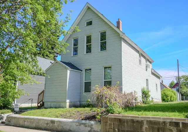 1st image of 538 Charles Ave, Saint Paul, MN 55103 | MLS# 7082191