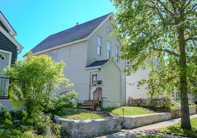 2nd image of 538 Charles Ave, Saint Paul, MN 55103 | MLS# 7082191