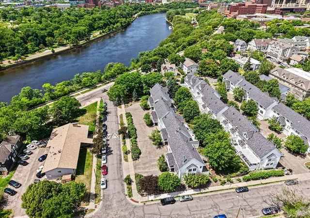 Photo 2 of Single family home for sale at 921 Dartmouth Ave Se, Minneapolis, MN 55414 | MLS# 7082198 | Listing updated on 2026-08-25