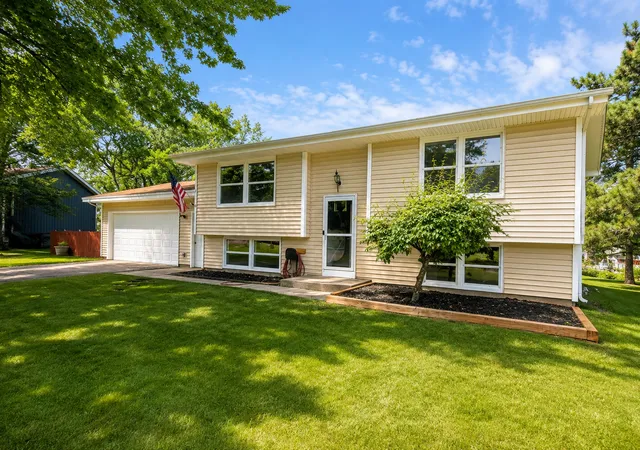 Photo 1 of Single family home for sale at 4653 152nd Court, Saint Paul, MN 55124 | MLS# 7082280 | Listing updated on 2026-09-19
