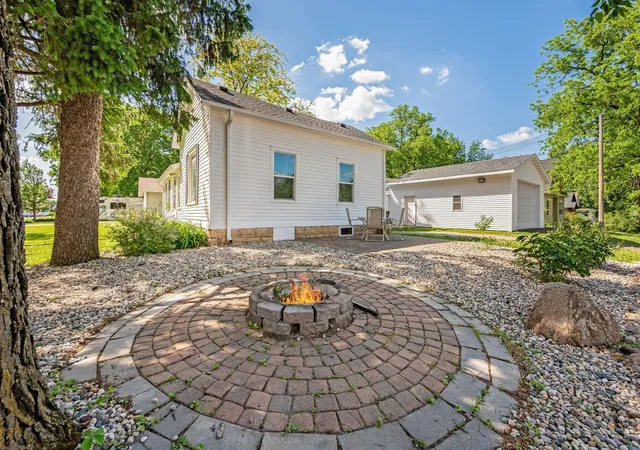 Homes for sale in Saint Clair, MN | 212 Main St E, Saint Clair, MN 56080 | MLS# 7082322