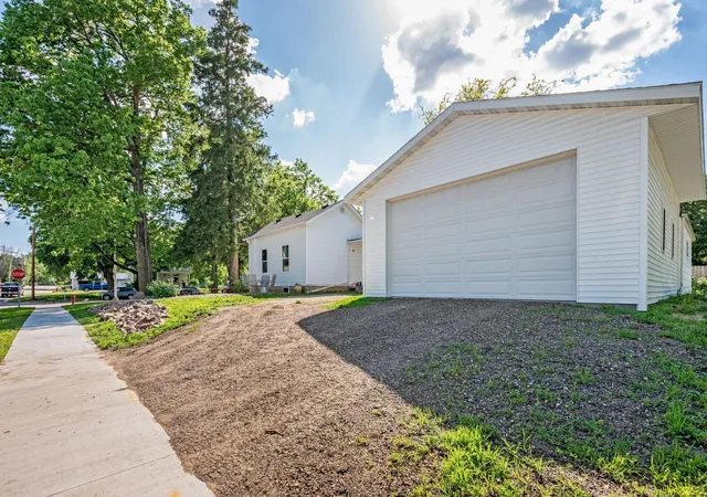 Homes for sale in Saint Clair, MN | 212 Main St E, Saint Clair, MN 56080 | MLS# 7082322