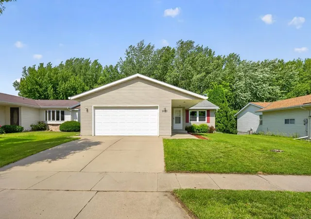 Homes for sale in Rochester, MN | 5023 25th Ave Nw, Rochester, MN 55901 | MLS# 7082326