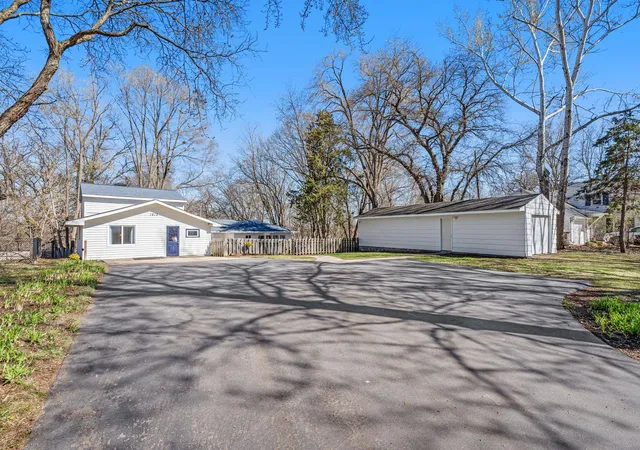 Homes for sale in Plymouth, MN | 1812 Oakview Ln N, Plymouth, MN 55441 | MLS# 7082369