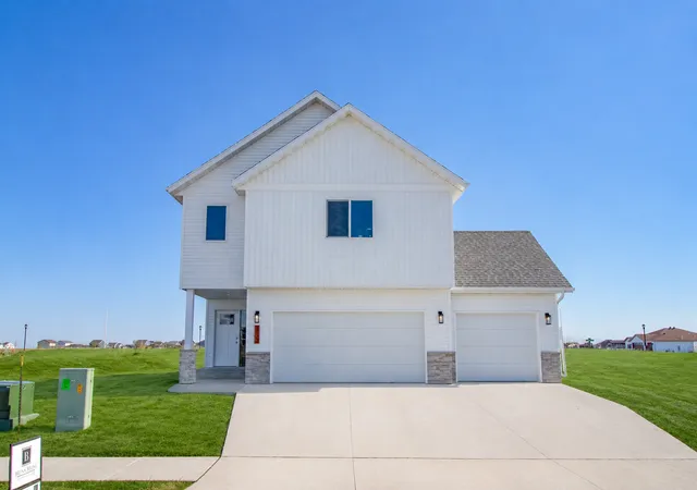 1st image of 6723 Deer Creek Loop, Horace, ND 58047 | MLS# 7082418