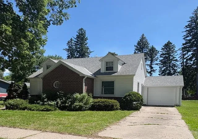 Homes for sale in Montevideo, MN | 808 Grove Ave, Montevideo, MN 56265 | MLS# 7082426