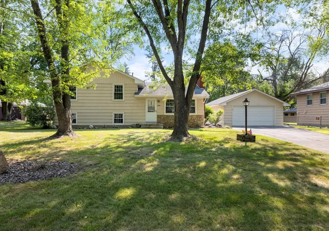 1st image of 9508 Oliver Ave N, Minneapolis, MN 55444 | MLS# 7082442