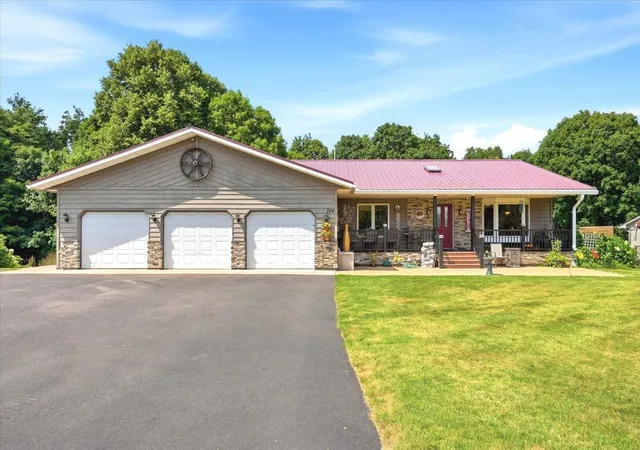 2nd image of W744 Golfview Dr, Spring Valley, WI 54767 | MLS# 7082476