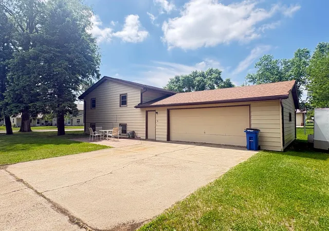 Homes for sale in Madison, MN | 404 E 3rd St, Madison, MN 56256 | MLS# 7082582