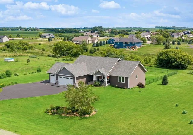 1st image of 1527 96th St, New Richmond, WI 54017 | MLS# 7082638