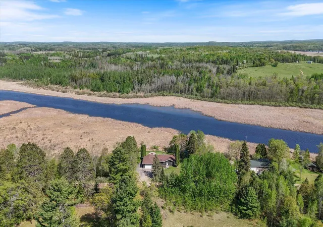 Photo 4 of Single family home for sale at 42315 County Rd 117, Cohasset, MN 55721 | MLS# 7082649 | Listing updated on 2026-09-19