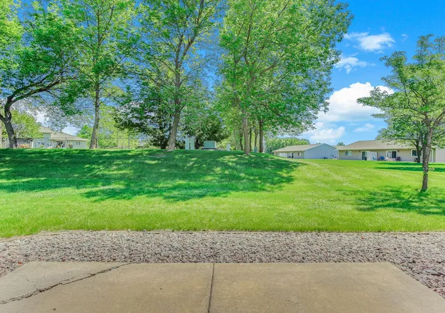 Homes for sale in Hutchinson, MN | 1096 Prairie View Dr Sw, Hutchinson, MN 55350 | MLS# 7082661