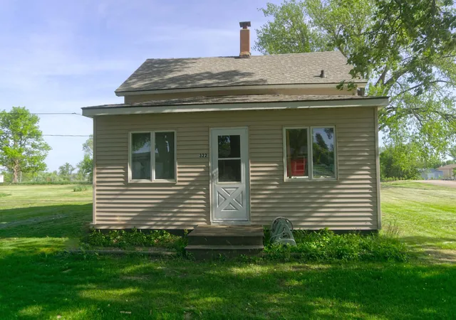 Photo 1 of Single family home for sale at 322 2nd Street Ne, Lidgerwood, ND 58053 | MLS# 7082720 | Listing updated on 2026-10-09