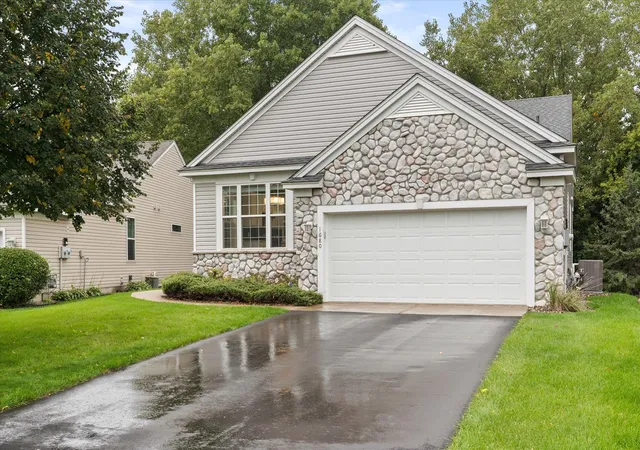 Homes for sale in Eagan, MN | 1680 Oakbrooke Ct, Eagan, MN 55122 | MLS# 7082728
