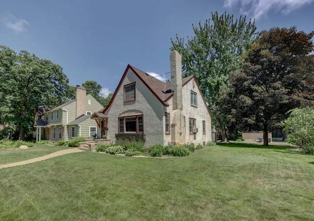 Photo 3 of Single family home for sale at 4020 Washburn Ave N, Minneapolis, MN 55412 | MLS# 7082729 | Listing updated on 2026-08-18