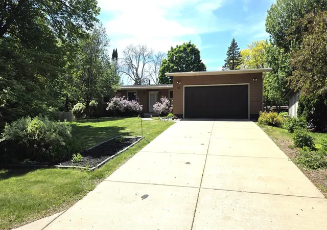 1st image of 8009 Edgewood Ave N, Brooklyn Park, MN 55445 | MLS# 7082732