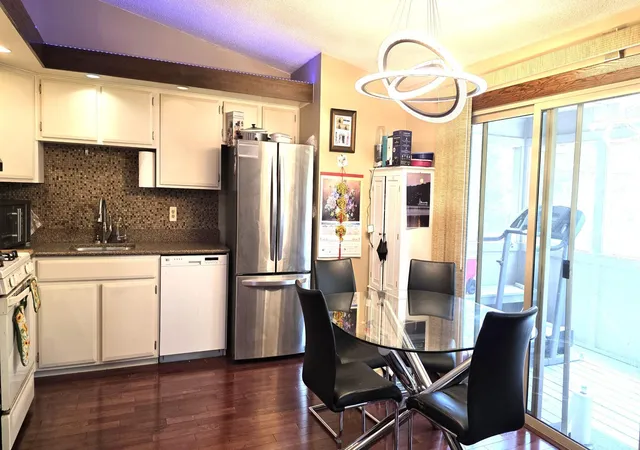 5th image of 8009 Edgewood Ave N, Brooklyn Park, MN 55445 | MLS# 7082732