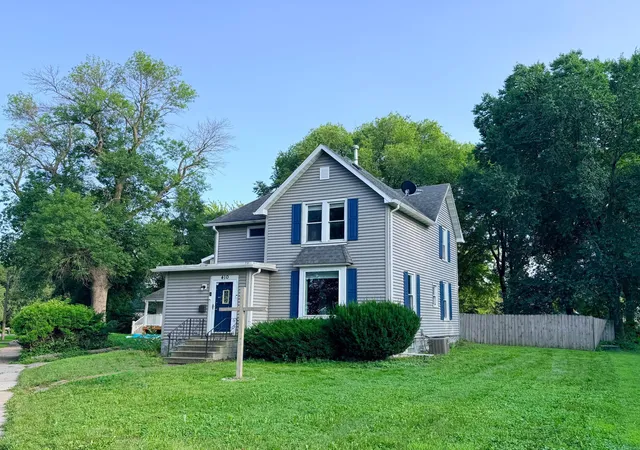 1st image of 410 Frank Hall Dr, Albert Lea, MN 56007 | MLS# 7082734