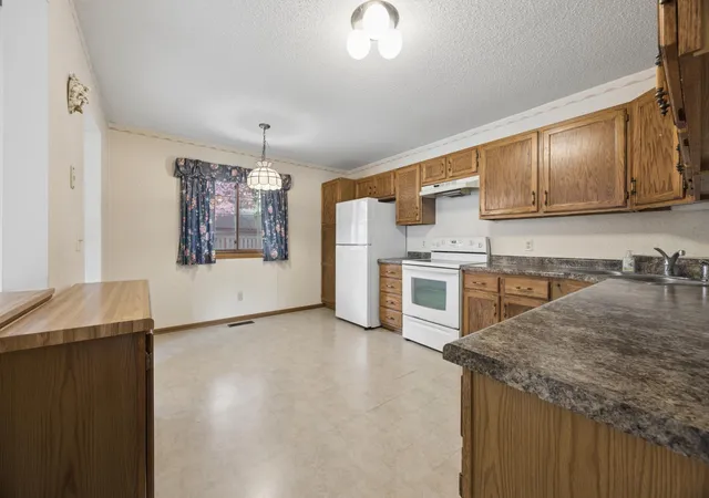 Homes for sale in Columbia Heights, MN | 4050 Maureen Dr Ne #101NE, Columbia Heights, MN 55421 | MLS# 7082825