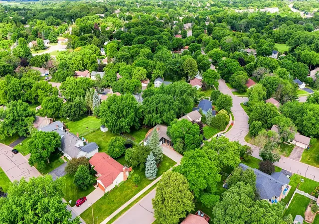 Homes for sale in Bloomington, MN | 8009 W 104th St, Bloomington, MN 55438 | MLS# 7082857
