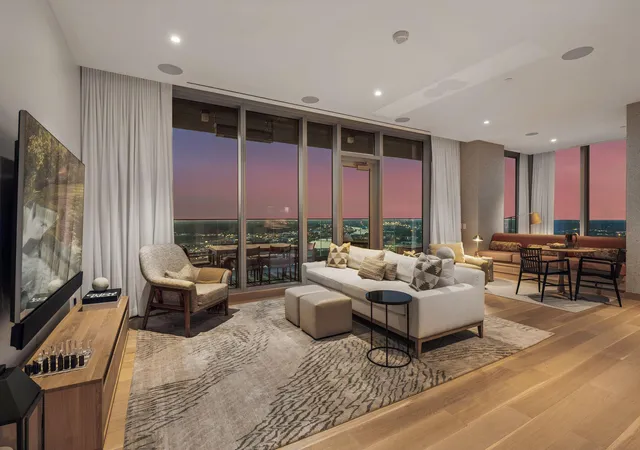 Photo 2 of Condo for sale at 255 Hennepin Ave #3103, Minneapolis, MN 55408 | MLS# 7082887 | Listing updated on 2026-09-02