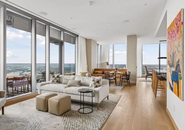 Photo 3 of Condo for sale at 255 Hennepin Ave #3103, Minneapolis, MN 55408 | MLS# 7082887 | Listing updated on 2026-09-02