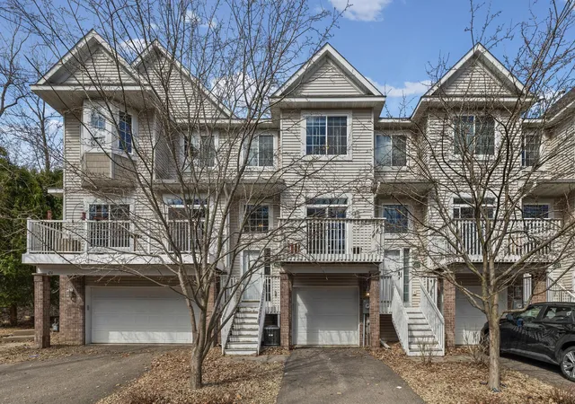 Homes for sale in Maplewood, MN | 2320 Lower Afton Rd E #423, Maplewood, MN 55119 | MLS# 7082935