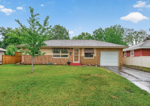 1st image of 6102 Hampshire Ave N, Crystal, MN 55428 | MLS# 7082955