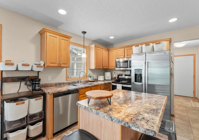 2nd image of 3156 River Falls Ct Nw, Rochester, MN 55901 | MLS# 7083015