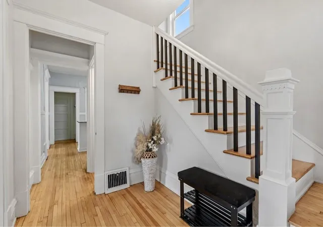 Photo 4 of Single family home for sale at 1176 14Th Ave Se, Minneapolis, MN 55414 | MLS# 7083083 | Listing updated on 2026-08-29