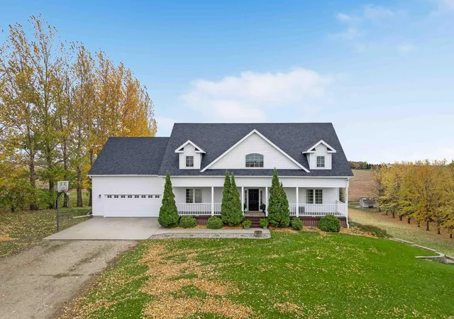 Photo 1 of Single family home for sale at 21677 162nd Avenue S, Barnesville, MN 56514 | MLS# 7083108 | Listing updated on 2026-10-26
