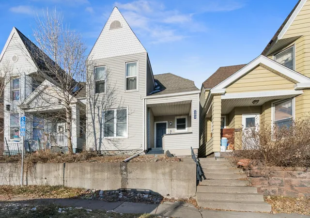 Homes for sale in Duluth, MN | 303 W 4th St, Duluth, MN 55806 | MLS# 7083132