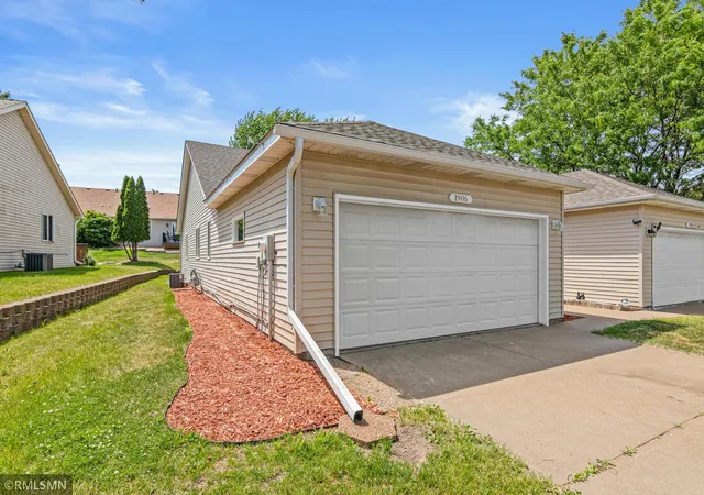 Homes for sale in Stillwater, MN | 1906 Tuenge Dr, Stillwater, MN 55082 | MLS# 7083190
