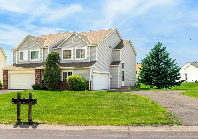 Homes for sale in Apple Valley, MN | 15671 Finch Ave, Apple Valley, MN 55124 | MLS# 7083199