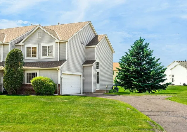 Homes for sale in Apple Valley, MN | 15671 Finch Ave, Apple Valley, MN 55124 | MLS# 7083199