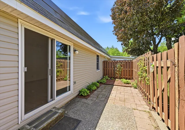 3rd image of 6081 Paris Ave N, Stillwater, MN 55082