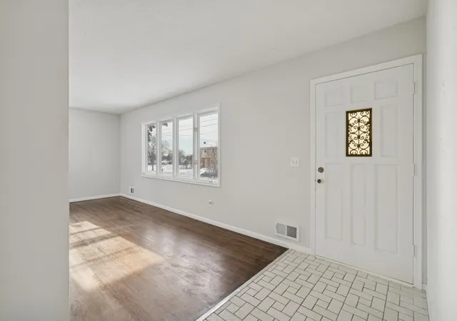 2nd image of 4615 Johnson St Ne, Minneapolis, MN 55421 | MLS# 7083228