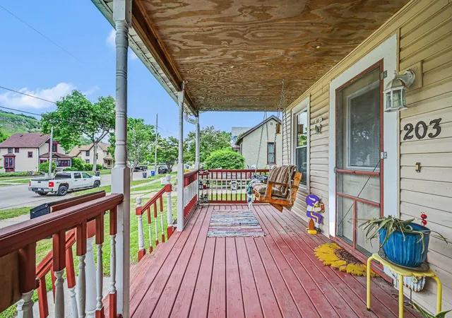 4th image of 203 E 7Th St, Red Wing, MN 55066 | MLS# 7083274
